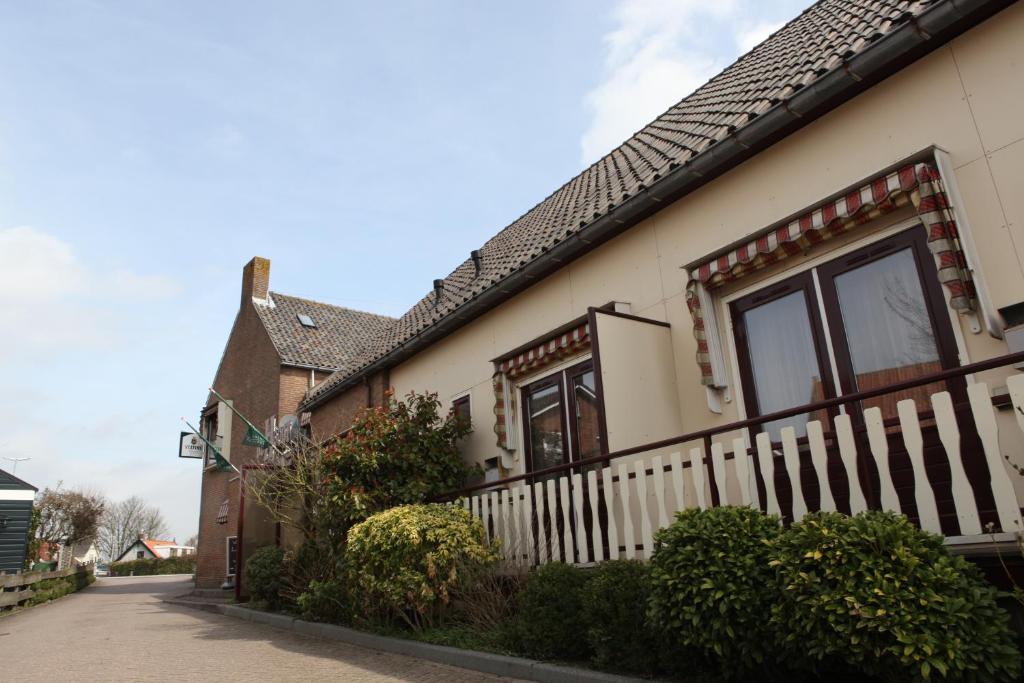 Hotel Restaurant De Hoogt Maasdam Exterior foto